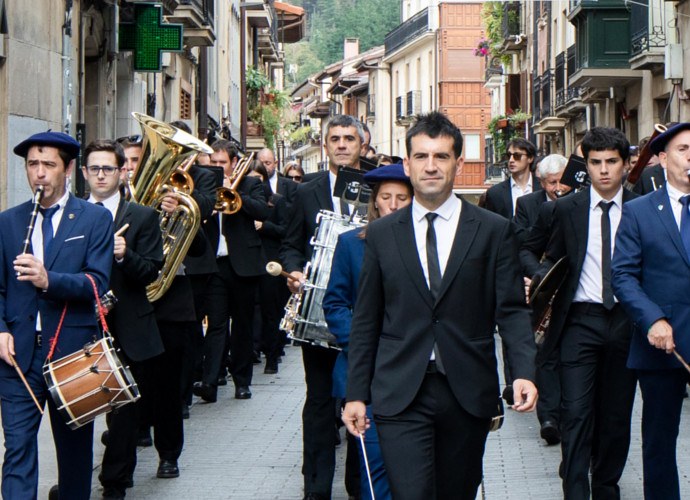 Kalejira eta Musika Bandaren kontzertua